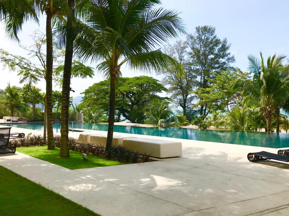By The Beach - Luxury 2 Bedrooms Family Suite Batu Ferringhi Exterior foto
